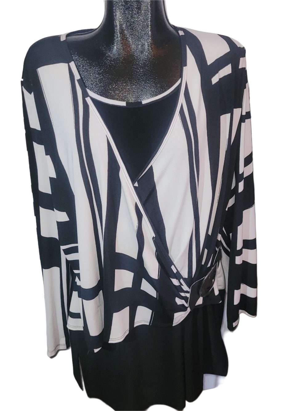 Victoria Black and White Geometric Wrap Style Blouse Size 1XL